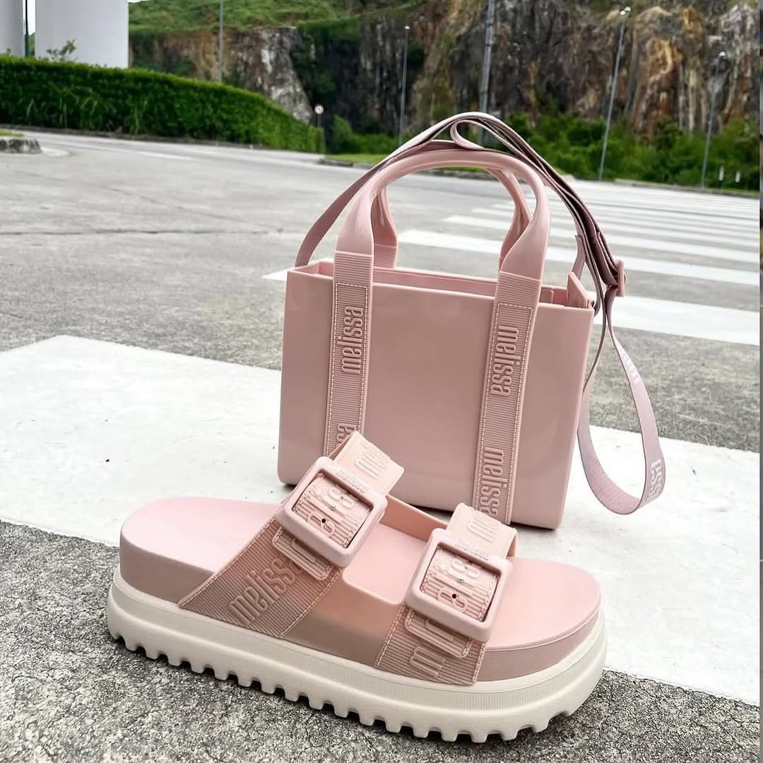 Combo Melissa Sandália Cozy M-Lover Platform e Bolsa Dulce Bag Nude