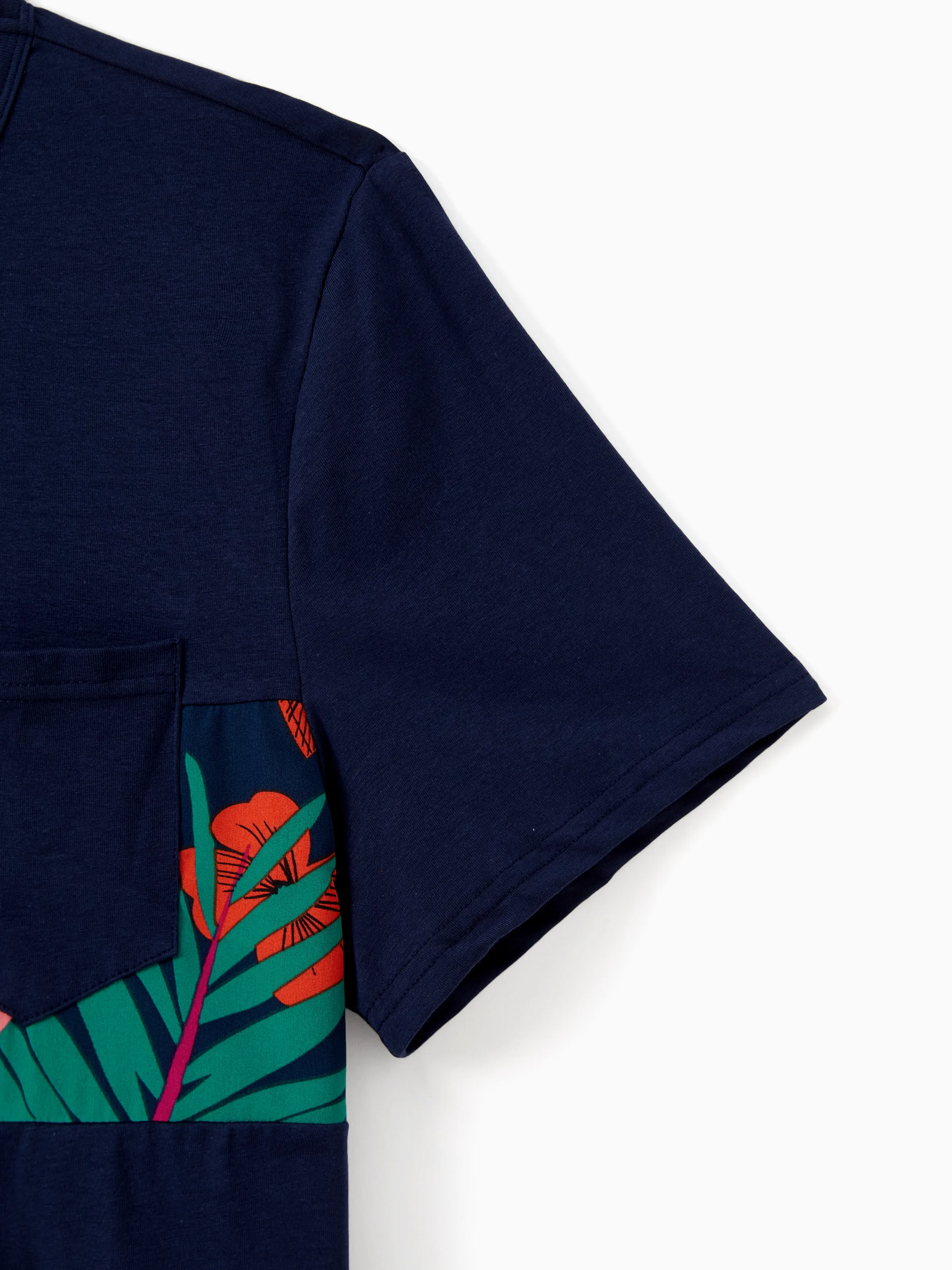 Daddy and Me Family Matching Sets Floral Panel Black tee and V-neck Strap Dress with Hidden Snap Deep Blue - Image 6
