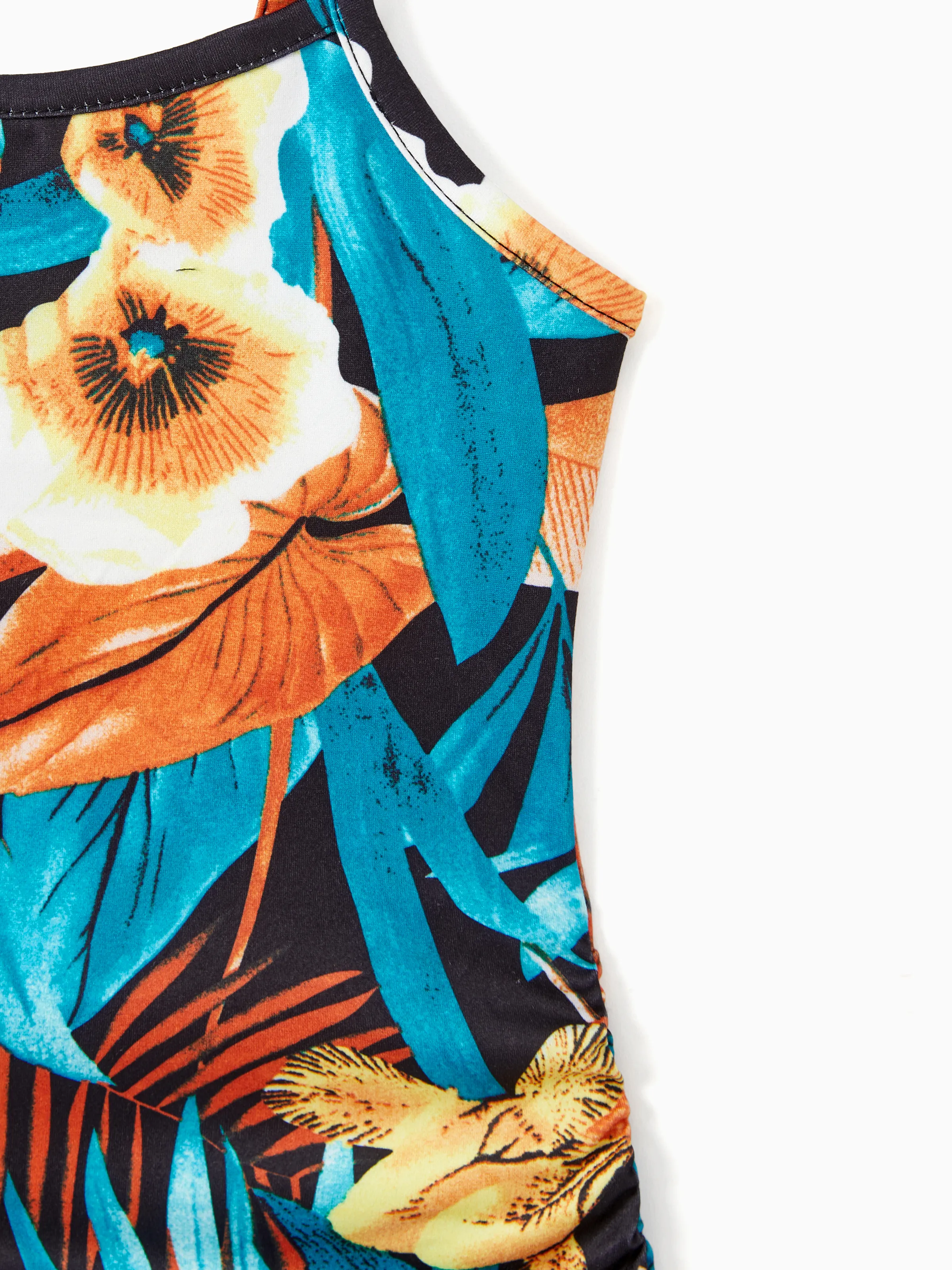 Family Matching Floral Panel T-shirt and Floral Ruched Drawstring Side Strap Dress Sets Black - Image 11