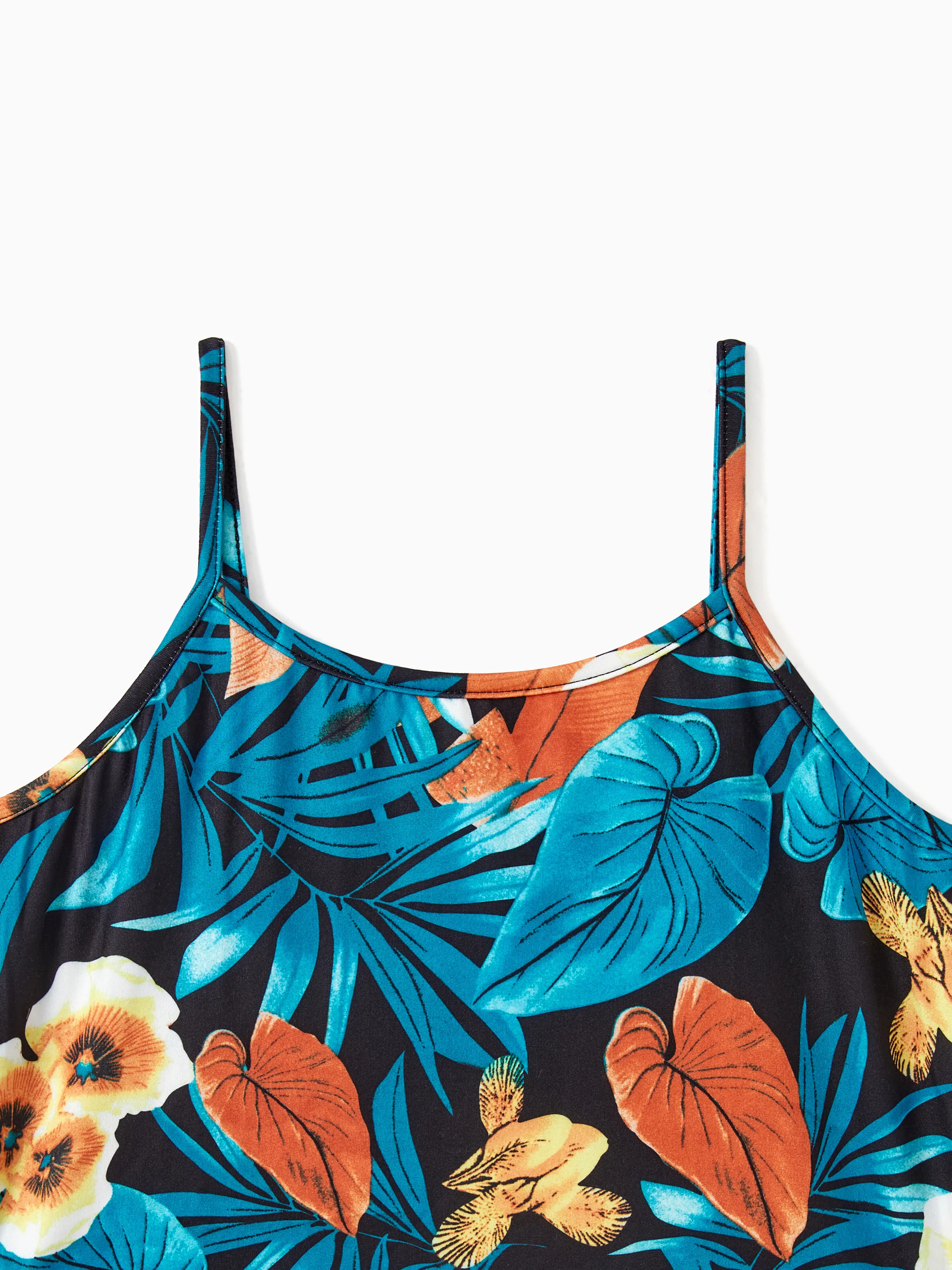 Family Matching Floral Panel T-shirt and Floral Ruched Drawstring Side Strap Dress Sets Black - Image 5